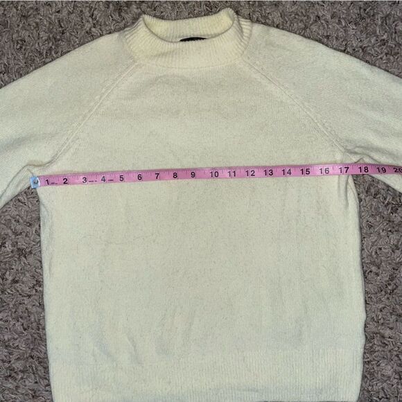 Vintage Vince Camuto Sweater - Pale Yellow - Picture 7 of 9